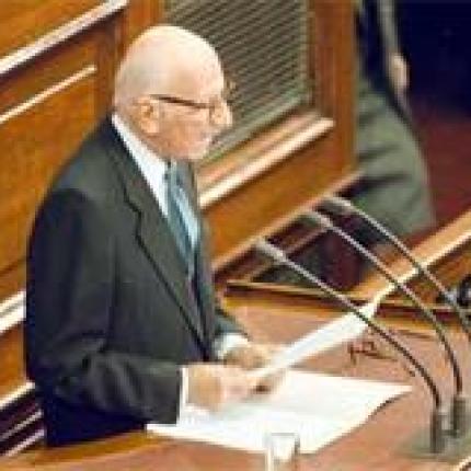 Ξενοφών Ζολώτας: Ο περίφημος ελληνικός λόγος στα .. αγγλικά