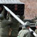 Ο ουκρανικός στρατός αποσύρει τα βαρέα όπλα