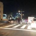 ΙΧ πάνω σε νησίδα