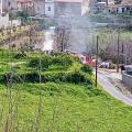 Οι πυροσβέστες έφτασαν άμεσα στην περιοχή και αντιμετώπισαν το περιστατικό.