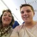 Συγκλονιστική selfie μητέρας και γιου μέσα στο μοιραίο αεροσκάφος λίγο πριν την απογείωση