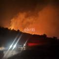 Η φωτιά στις Μέλαμπες κατά τη διάρκεια της νύχτας