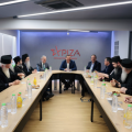ΣΥΡΙΖΑ: Συνάντηση Τσίπρα με τον διοικητή του Αγίου Όρους