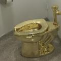 χρυσή τουαλέτα