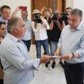 αρναουτάκης, ξενοδοχοϋπάλληλοι