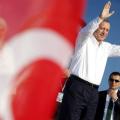 Πύρινος λόγος Ερντογάν στην προεκλογική ομιλία του στην Κωνσταντινούπολη