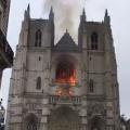 φωτιά στον καθεδρικό ναό Νάντης
