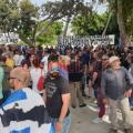 Πολίτες από πολλές περιοχές της Κρήτης συγκεντρώθηκαν στο Ηράκλειο.