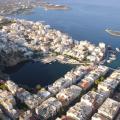 Επικίνδυνα απόβλητα στο λιμάνι του Αγίου Νικολάου