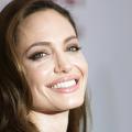 angelina-jolie759.jpg