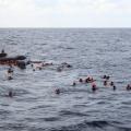 Πνίγηκαν 94 μετανάστες που επέβεναν στη λέμβο Πηγή: AP Photo/Sergi Camara