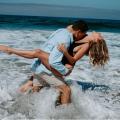 καλοκαίρι έρωτας θάλασσα ερωτευμενο ζευγάρι