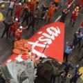 Το αεροσκάφος της AirAsia εξερράγη πριν συντριβεί στη θάλασσα