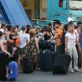 Μ' αεροπλάνα, βαπόρια, λεωφορεία κι αυτοκίνητα οι εκδρομείς του Αυγούστου