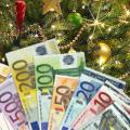 Καταβάλλονται σήμερα οι συντάξεις του ΟΓΑ και το επίδομα Χριστουγέννων 