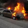 Στις φλόγες δυο αυτοκίνητα τα ξημερώματα στο Ηράκλειο