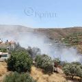 Συναγερμός από φωτιά στην Καλλιθέα Ηρακλείου, σε απόσταση αναπνοής από σπίτια (φωτογραφίες)