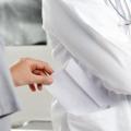 Συνελήφθη γιατρός για φακελάκι 50 ευρώ στη Θεσσαλονίκη