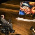 hawking_stephen_097_605.jpg