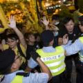Συγκρούσεις διαδηλωτών με την αστυνομία στο Χονγκ Κονγκ
