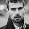 img-theo-james_08435715111.jpg