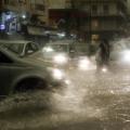 Άνοιξαν οι ουρανοί στο Ηράκλειο - Πλημμύρισαν δρόμοι και σπίτια (βίντεο &amp; φωτογραφίες)