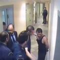Σε αργία οι 6 σωφρονιστικοί υπάλληλοι που κατηγορούνται για τον ξυλοδαρμό του Καρέλι