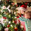 Η ιστορία του χριστουγεννιάτικου δέντρου -  Φαγητό και ρούχα τα πρώτα στολίδια.jpg