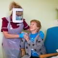 Κορωνοϊός - Βρετανία: Έλαβε και τη δεύτερη δόση του εμβολίου η 90χρονη που εμβολιάστηκε πρώτη πριν 3 εβδομάδες