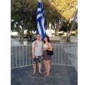 Οι Κινέζοι και η ελληνική σημαία στην πλατεία Ελευθερίας...