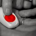 &quot;Κόκκινα κουμπιά&quot; άμεσης βοήθειας δωρίζει ο Ροταριανός Όμιλος Ηρακλείου 