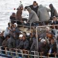 Σκάφος με 400 λαθρομετανάστες βορειοδυτικά της Κρήτης