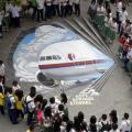Οργισμένοι συγγενείς των κινέζων επιβατών της πτήσης της Malaysia Airlines έκαναν πορεία προς τη μαλαισιανή πρεσβεία στο Πεκίνο
