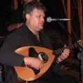 Ο Γιώργος Μανωλιούδης στο ekriti: Η κρητική μουσική είναι σαν τη θάλασσα. Κάνει αυτοκάθαρση