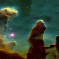 Το Hubble αποκαλύπτει χιλιάδες γαλαξίες και τρομερές θύελλες.