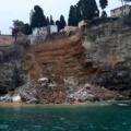 Ιταλία: Εκατοντάδες φέρετρα στη θάλασσα μετά από κατάρρευση νεκροταφείου