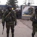 Απειλεί να ανοίξει πυρ ενάντια στους Ρώσους ο διοικητής στρατιωτικής μονάδας στην Κριμαία 