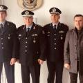 Από αριστερά: Ο διοικητής του Τμ. Τροχαίας Αγ.Νικολάου Π. Ζερβάκης, ο Περιφερειακός Αστυνομικός Δ/ντής Κρήτης Α.Ρουτζάκης, ο Αστυνομικός Δ/ντής Λασιθίου Μ. Παπαδάκης και ο Πρόεδρος της Παγκρήτιας Ένωσης Αστυνομών ΕΛΑΣ Στ. Καρακούδης