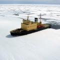 Παγοθραυστικό για τον απεγκλωβισμό του ερευνητικού σκάφους στην Ανταρκτική