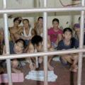 Φιλιππίνες: Φυλάκισαν παιδιά του δρόμου σε κελιά για να μην τα δει ο Πάπας! (φωτογραφίες)