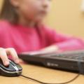 Πώς οι παιδόφιλοι &quot;παγιδεύουν&quot; τους υπολογιστές των παιδιών