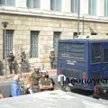 Ένταση κι επεισόδια μεταξύ φοιτητών και ΜΑΤ στο Πανεπιστήμιο Αθηνών