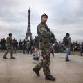 Δέκα χιλιάδες στρατιώτες για ασφάλεια, στους δρόμους του Παρισιού
