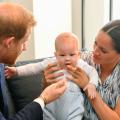 prince-harry-meghan-markle-archie-christmas-1576925225.jpg