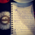Κοπέλα άφησε τις σημειώσεις της σε καφετέρια.....