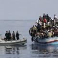 700 άνθρωποι στο ακυβέρνητο σκάφος νότια της Κρήτης - Κύματα που φτάνουν τα 2 μέτρα στην περιοχή