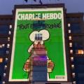 Γαλλία : Σκίτσα του Charlie Hebdo σε κυβερνητικά κτίρια