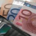 Ποιοί δικαιούνται αυξήσεις έως 100 ευρώ στις επικουρικές συντάξεις 