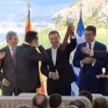 tsipras-ekso-grav.jpg