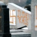 Γαλλία: Βεβήλωσαν εκατοντάδες εβραϊκους τάφους